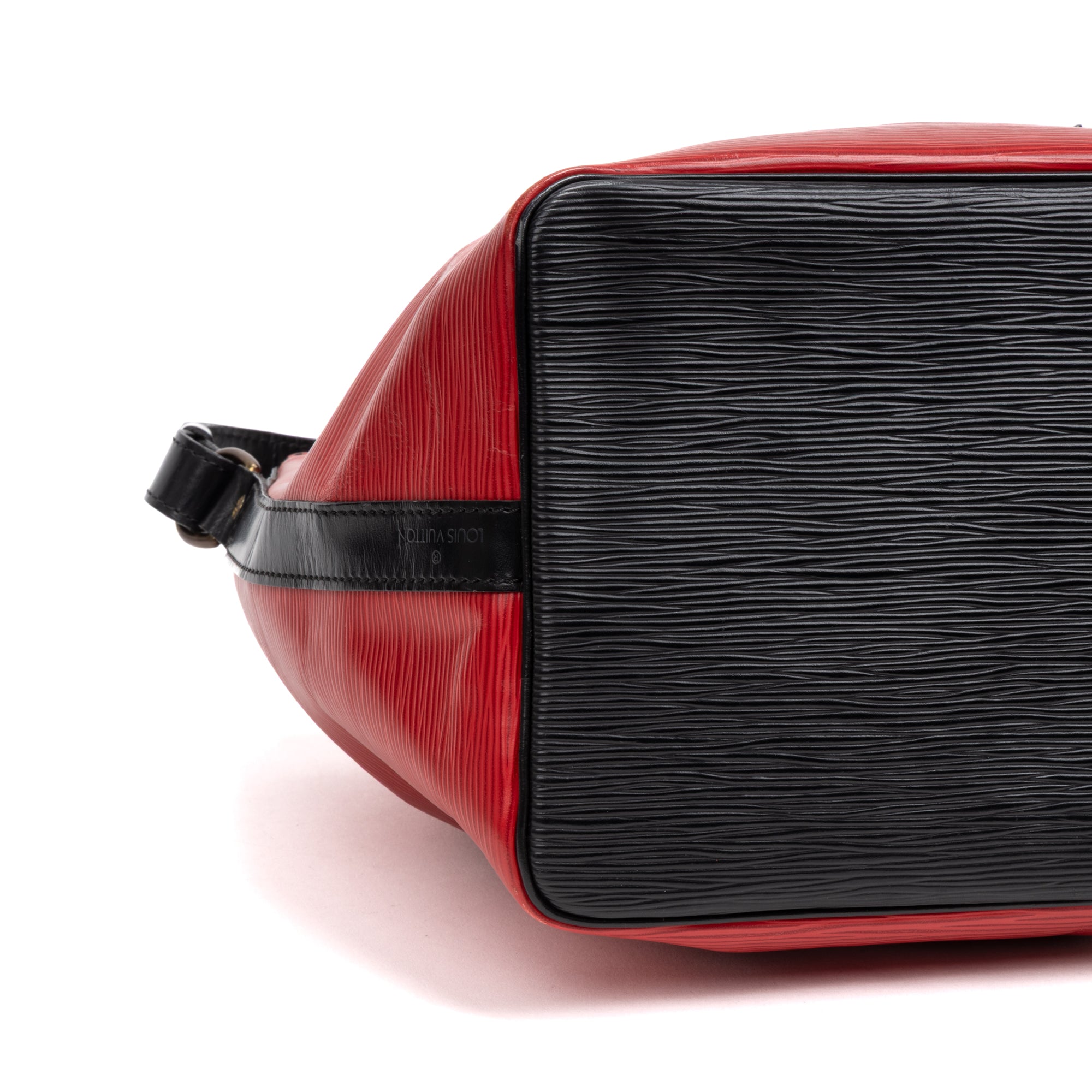 Shoulder Bag Noe Bicolor Black Stitching PM Red Epi