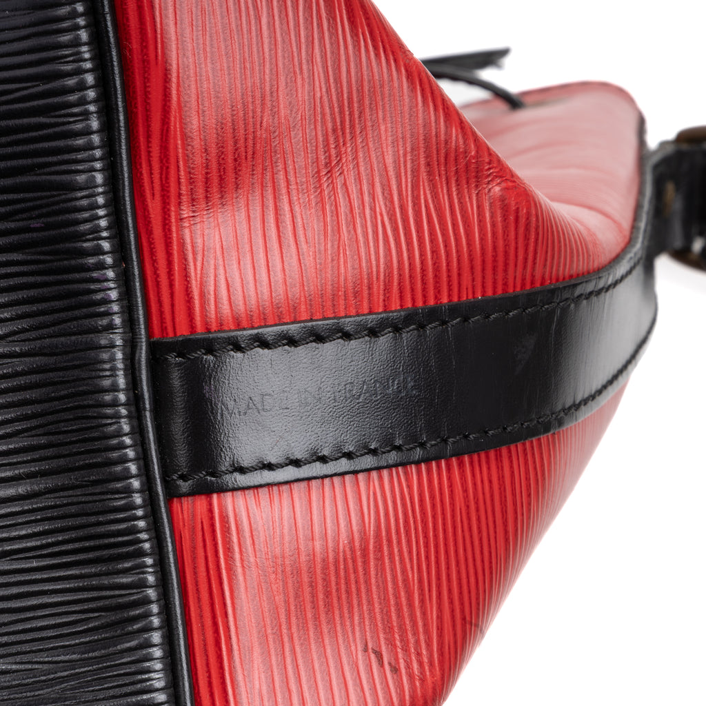 Shoulder Bag Noe Bicolor Black Stitching PM Red Epi