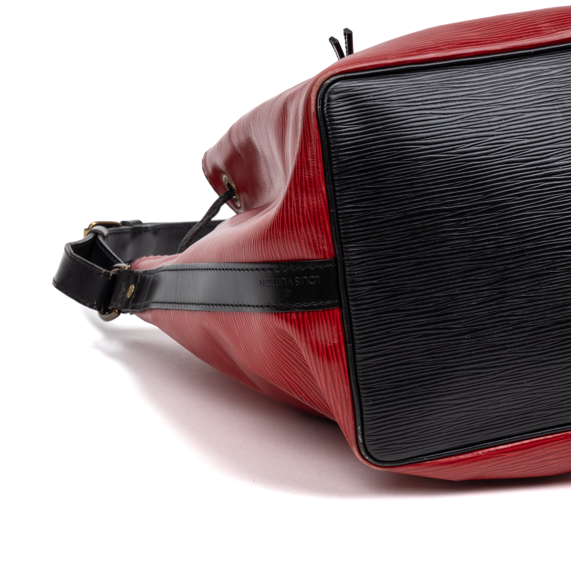 Shoulder Bag Noe Bicolor Black Stitching PM Red Epi