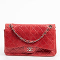 Bolso de Hombro Ed. Ltda. Piel de Lagarto Jumbo Clásico Doble Solapa Cuero Acolchado Rojo con Grabado de Lagarto
