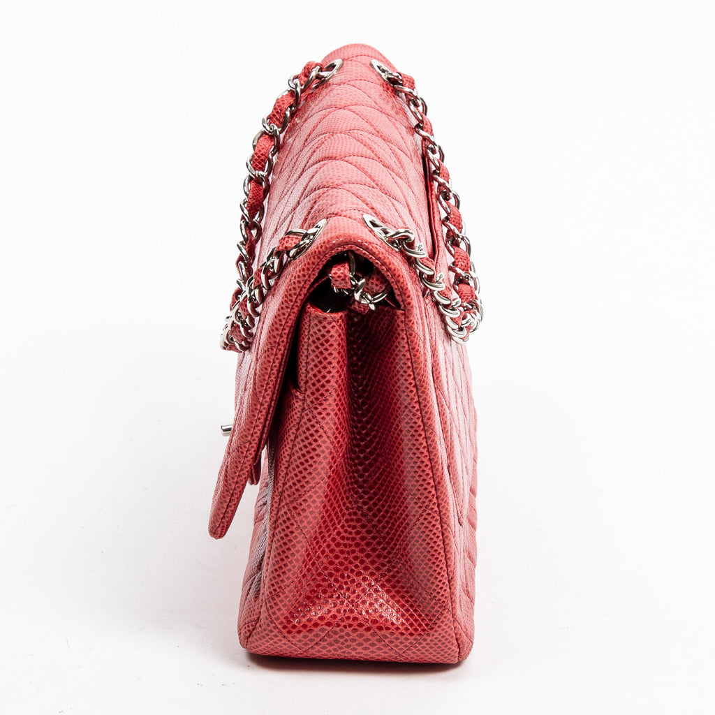 Bolso de Hombro Ed. Ltda. Piel de Lagarto Jumbo Clásico Doble Solapa Cuero Acolchado Rojo con Grabado de Lagarto