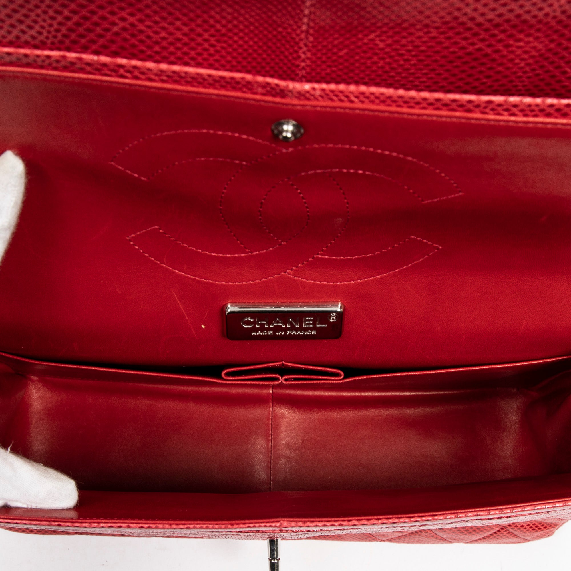 Bolso de Hombro Ed. Ltda. Piel de Lagarto Jumbo Clásico Doble Solapa Cuero Acolchado Rojo con Grabado de Lagarto