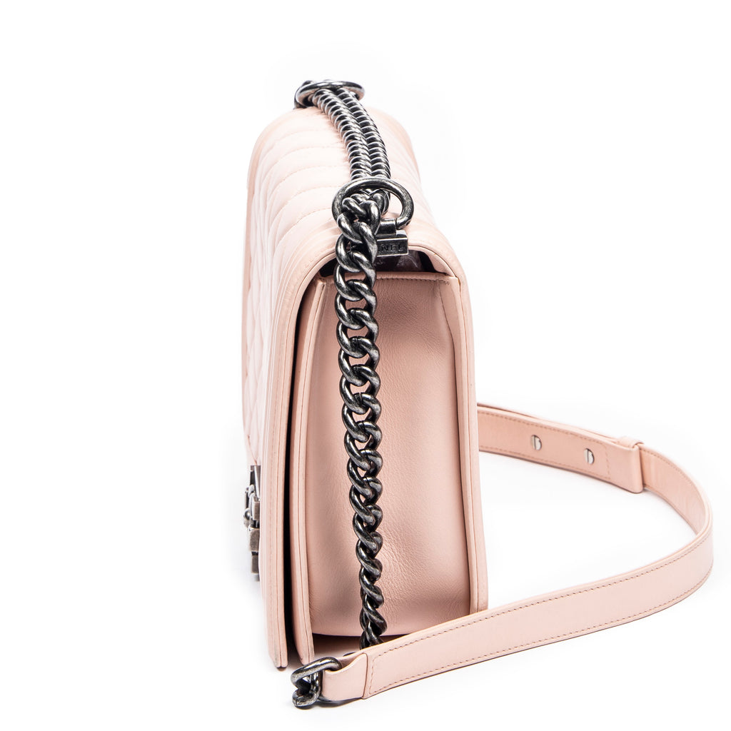 Shoulder Bag New Medium Boy Flap Pink Quilted Lambskin Leather