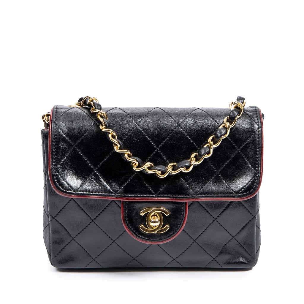Shoulder Bag Mini Classic Chain Crossbody Flap Black Quilted Lambskin Leather