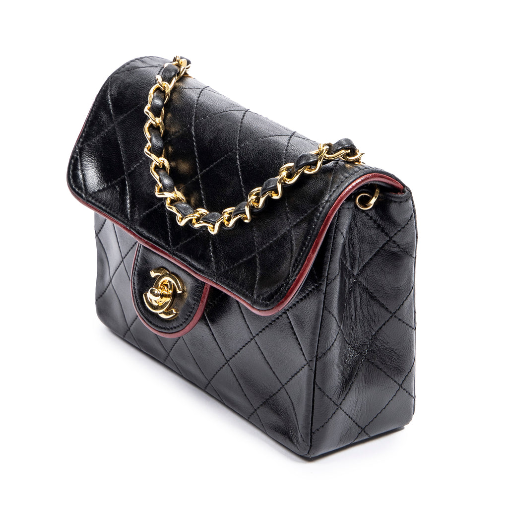 Shoulder Bag Mini Classic Chain Crossbody Flap Black Quilted Lambskin Leather