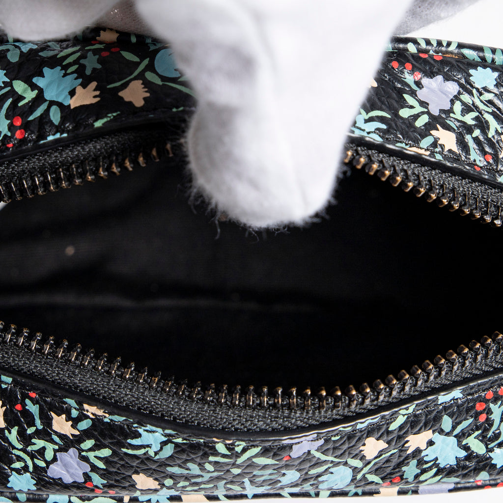 Shoulder Bag The Softshot 17 Black Flower Imprint Grained Leather