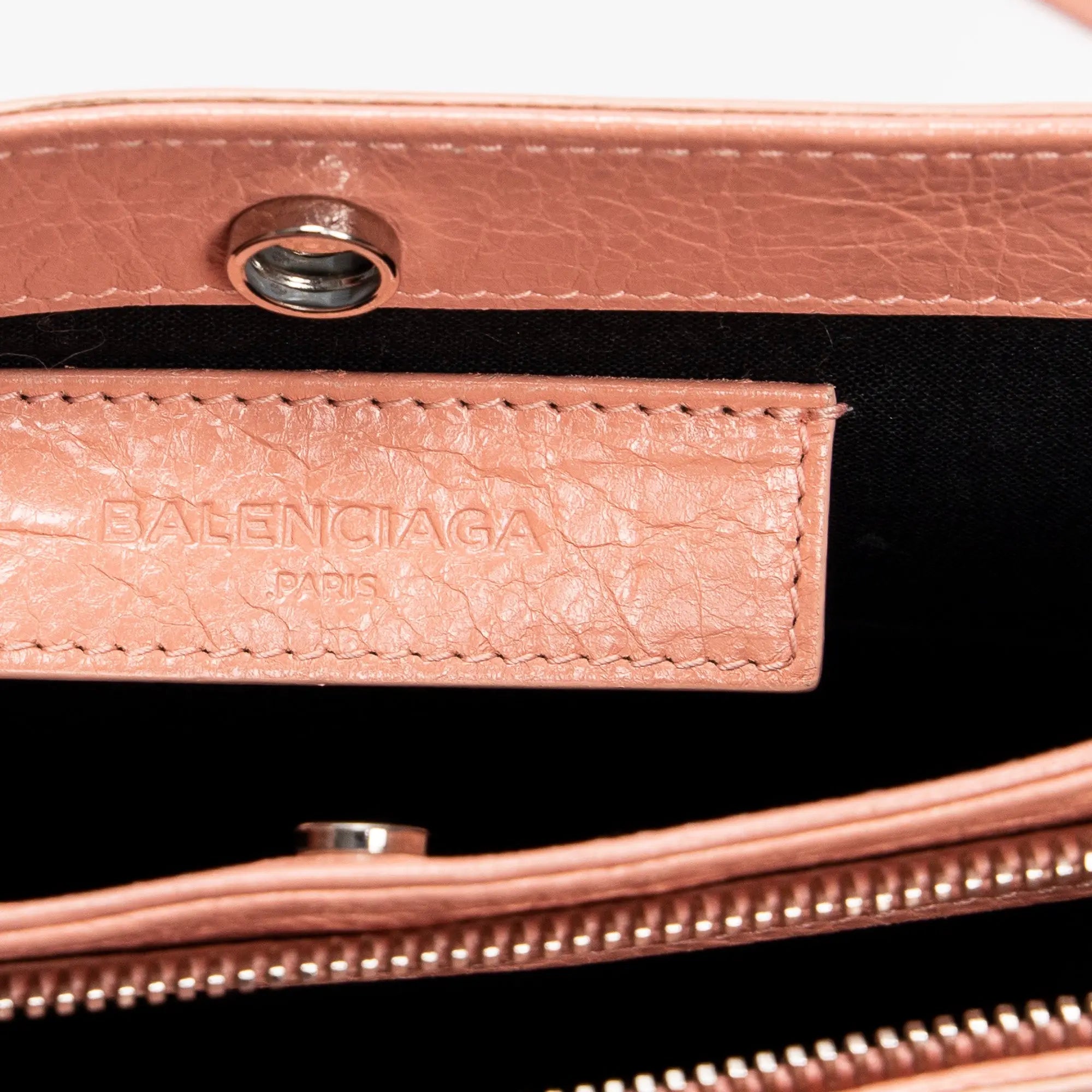 Sac bandoulière bleu marine pochette bandoulière rose cuir vieilli