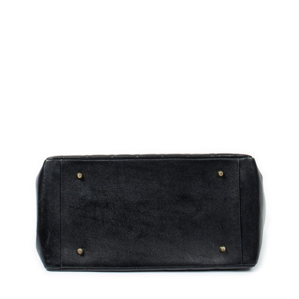 Bolso de hombro CC Timeless Grand Shopping Tote Piel de caviar acolchada negra