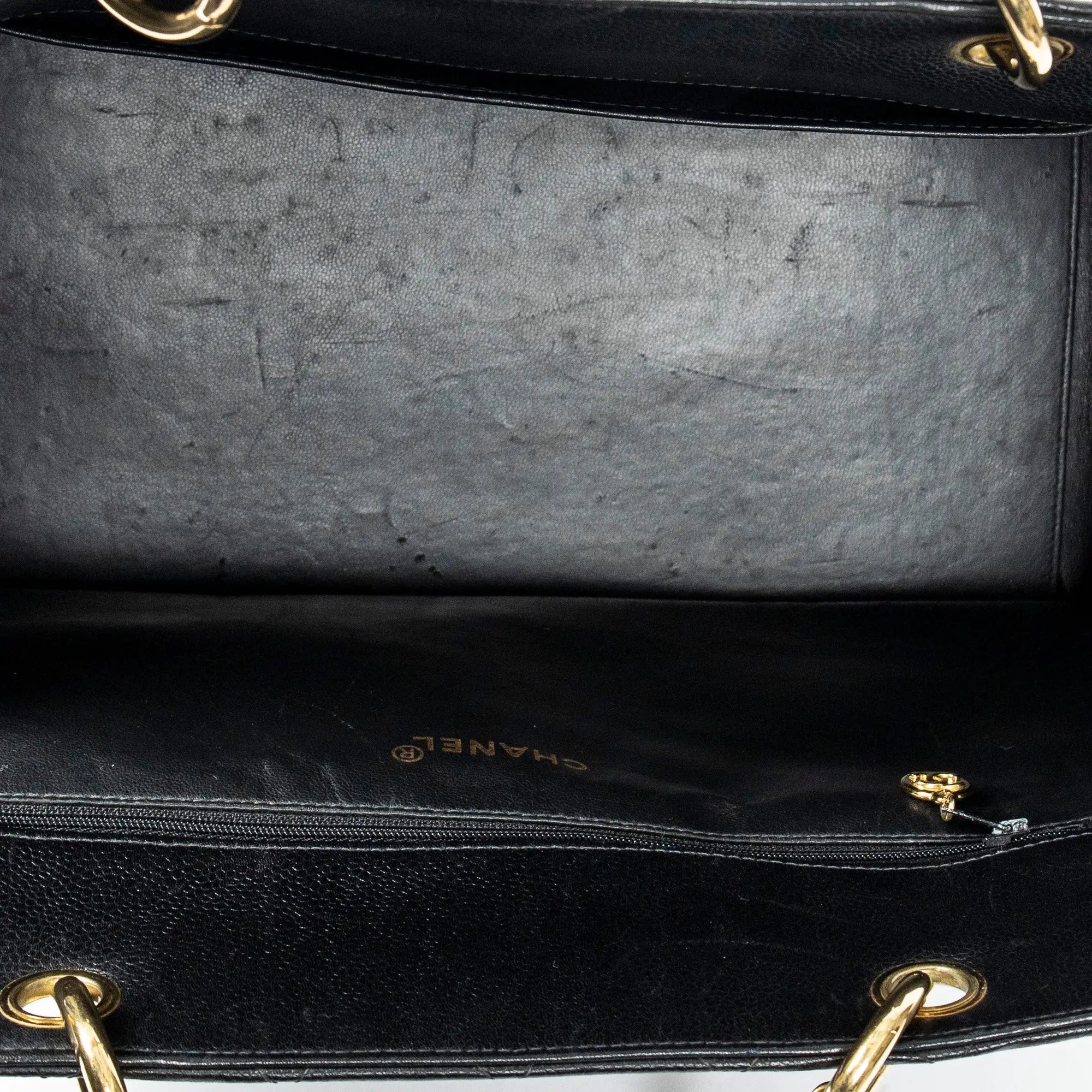 Bolso de hombro CC Timeless Grand Shopping Tote Piel de caviar acolchada negra