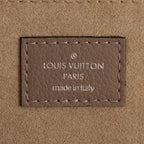 Bolso de mano Pochette Jour PM de cuero Taurillon Clemence color topo