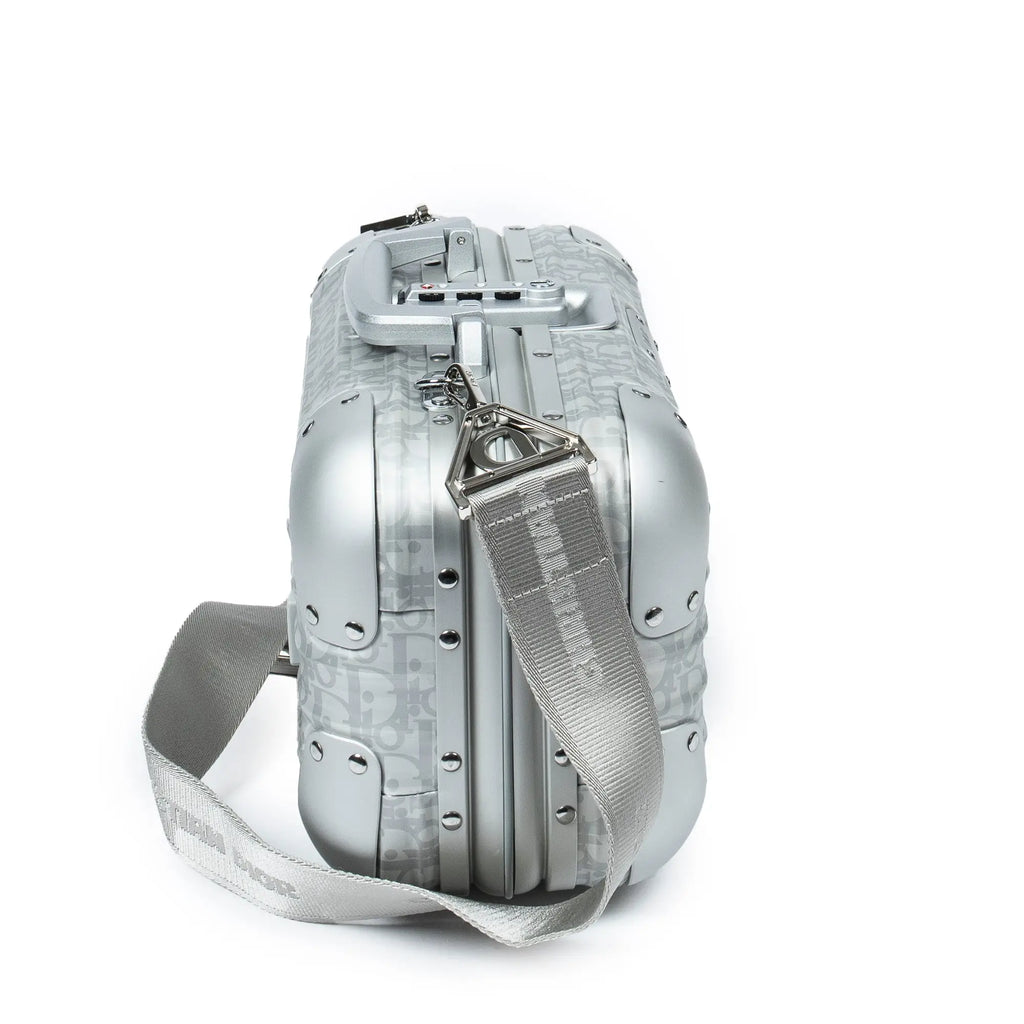 Sac à bandoulière rare édition limitée Dior x Rimowa, valise cabine, oblique argent, aluminium