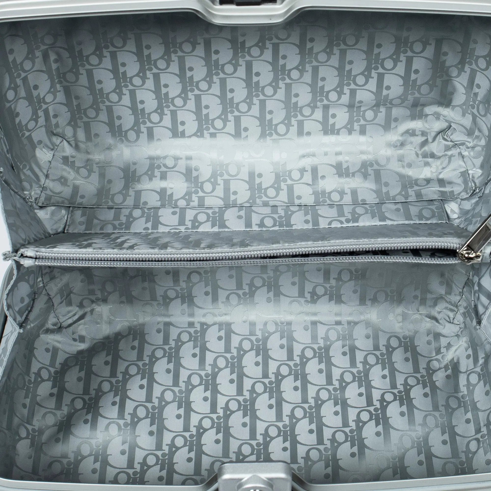 Sac à bandoulière rare édition limitée Dior x Rimowa, valise cabine, oblique argent, aluminium