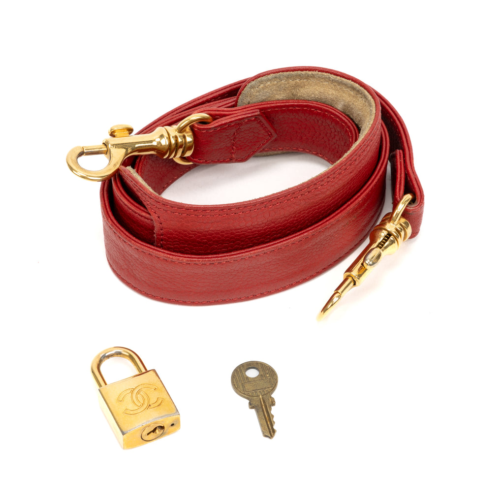 Shoulder Bag Vintage CC Timeless Medium Boston Red Caviar Leather