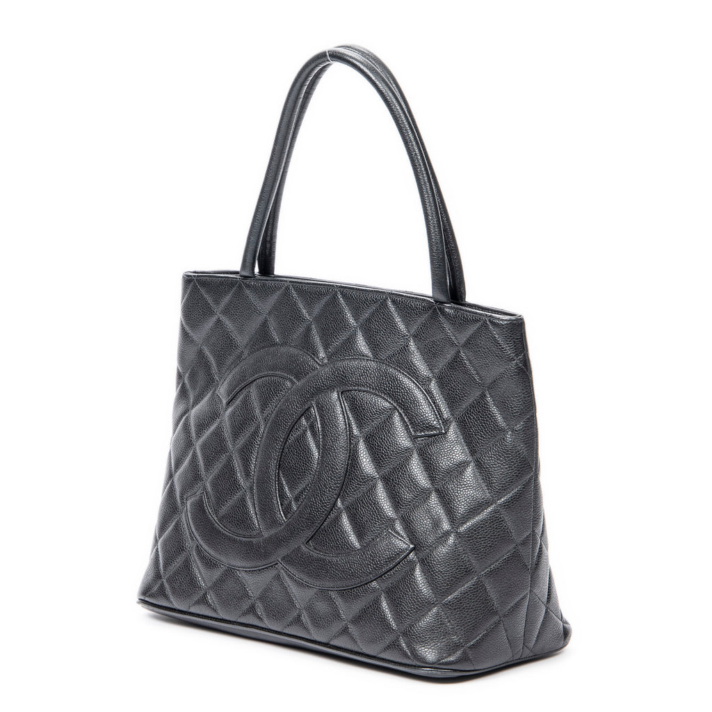 Shoulder Bag CC Timeless Medallion Tote Black Quilted Caviar Leather