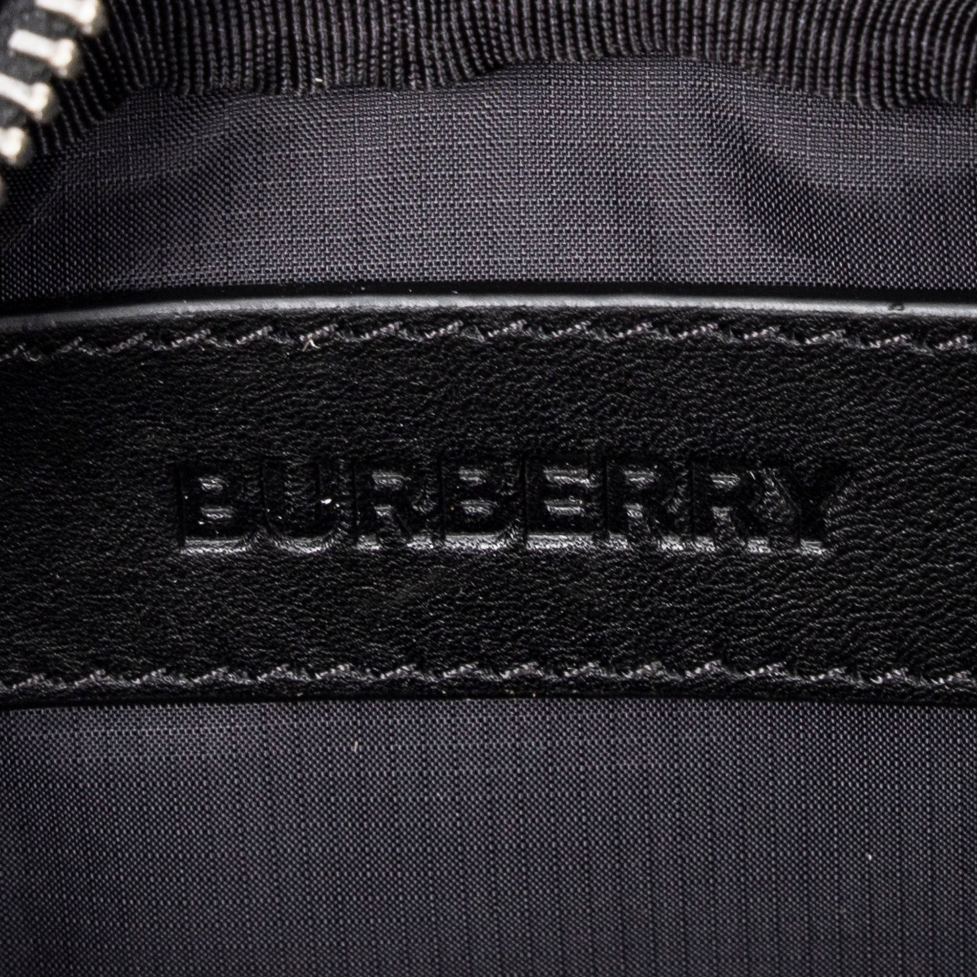 Bolso de hombro Riñonera negra de nailon con logotipo estampado
