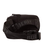 Bolso de hombro Riñonera negra de nailon con logotipo estampado