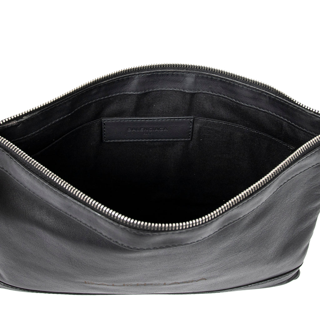 Handbag M Navy Clip Pouch Black Logo Embossed Leather