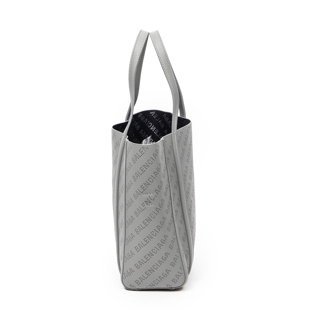 Bolso de hombro XXS Everyday Tote Piel gris con logo perforado