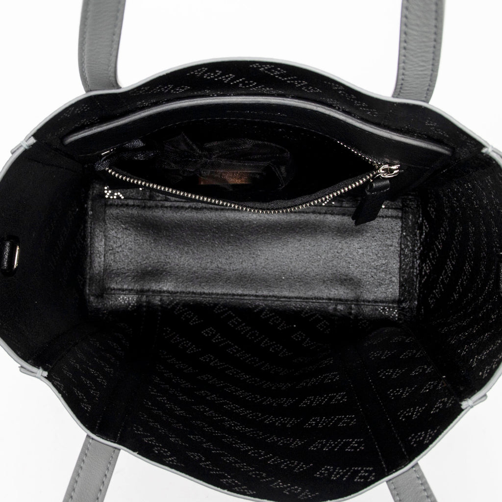 Bolso de hombro XXS Everyday Tote Piel gris con logo perforado