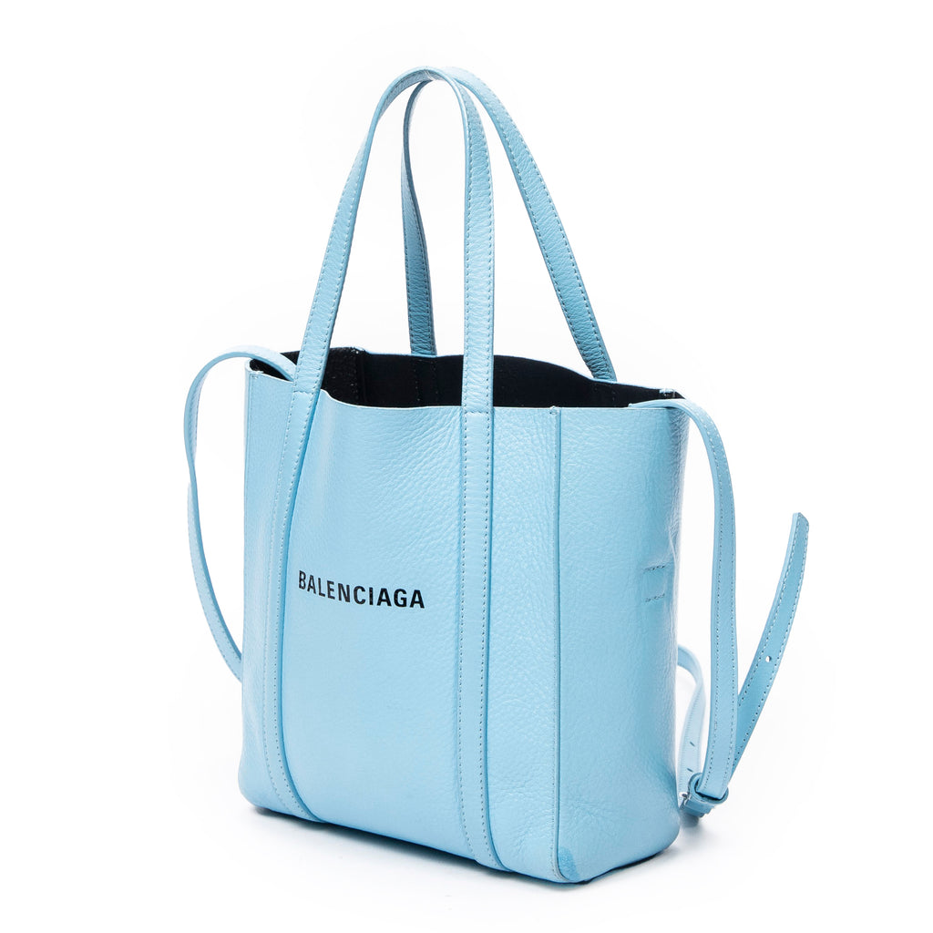 Shoulder Bag XXS Everyday Tote Light Blue Grained Leather