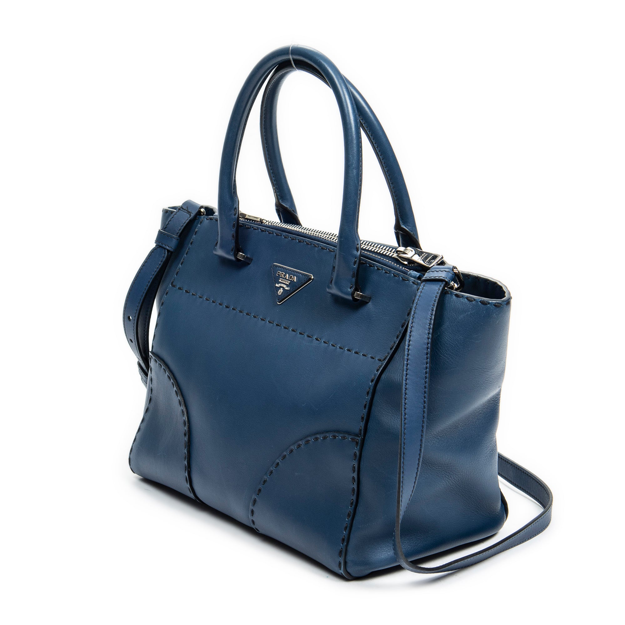 Bolso de hombro de piel de becerro lisa azul marino con doble bolsillo cosido
