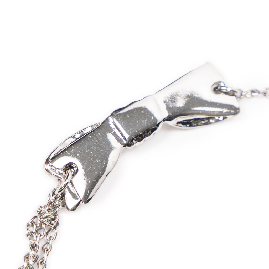 Collar Dior Beauty con dijes en capas, plateado, con baño de plata