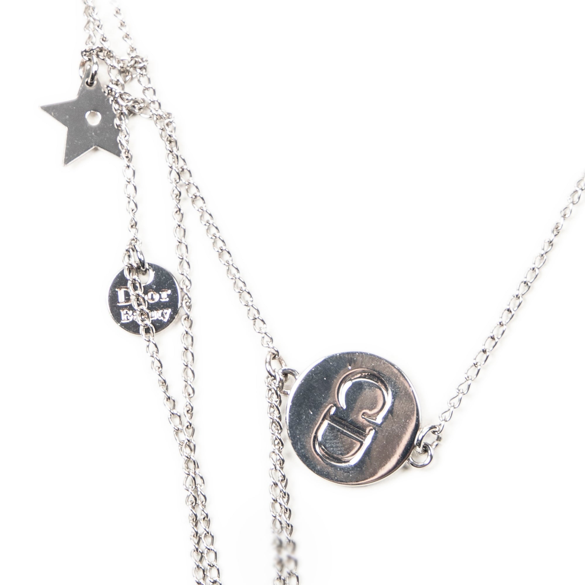 Collar Dior Beauty con dijes en capas, plateado, con baño de plata