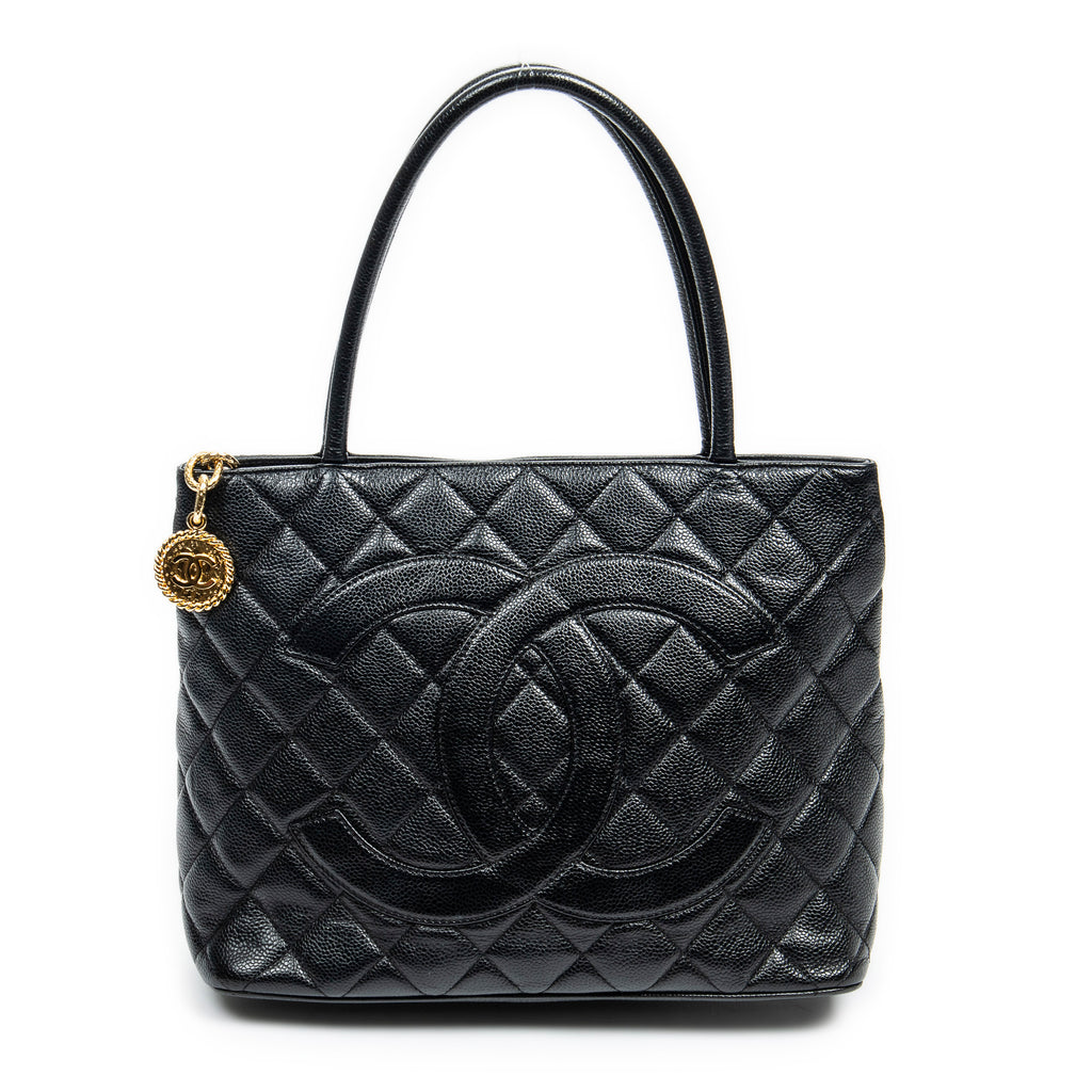 Shoulder Bag CC Timeless Medallion Tote Black Quilted Caviar Leather