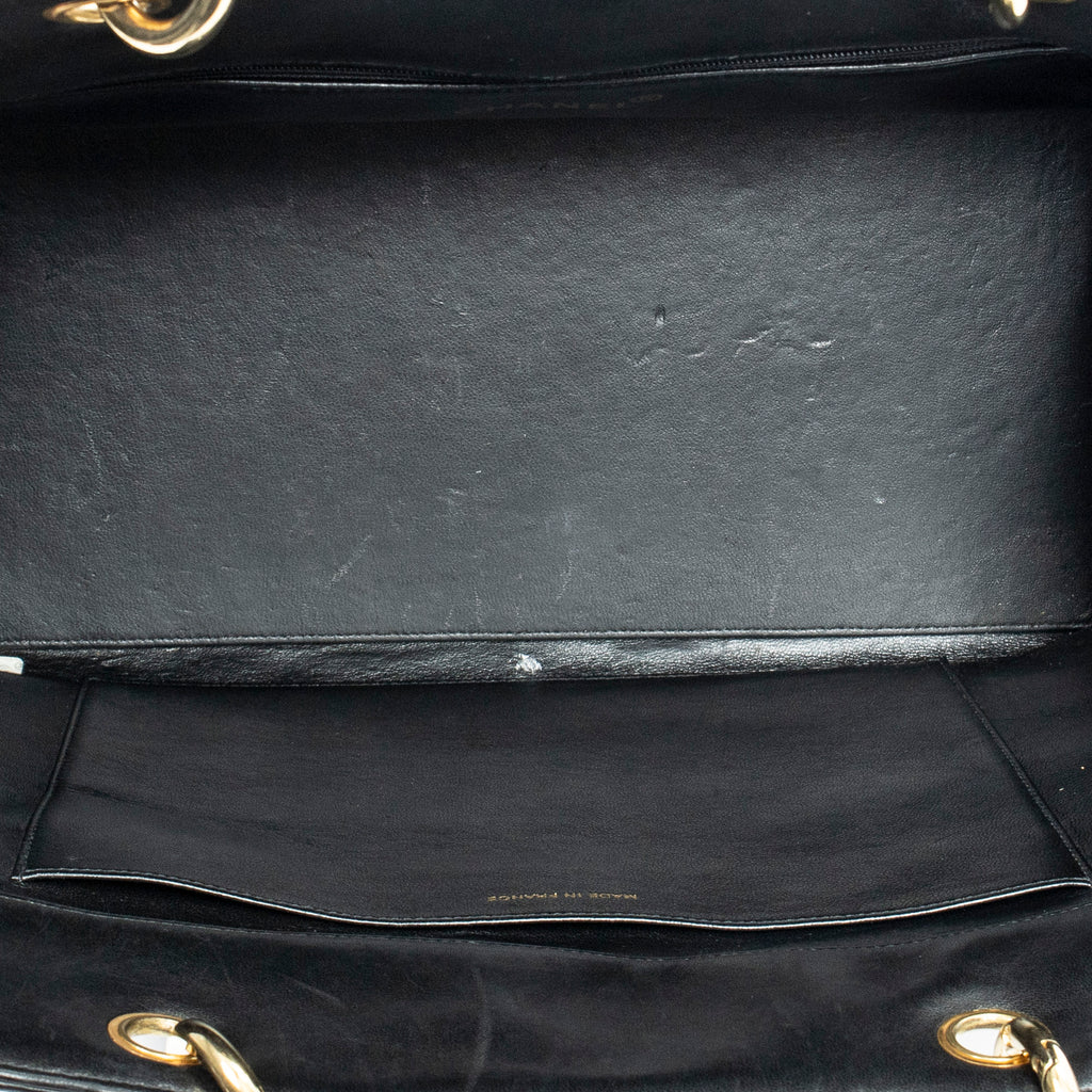 Bolso de Hombro CC Grand Shopping Tote Cuero de Cordero Acolchado Negro