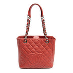 Bolso de Hombro Petite Shopping Tote de Cuero Caviar Rojo Acolchado