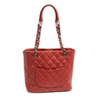 Bolso de Hombro Petite Shopping Tote de Cuero Caviar Rojo Acolchado