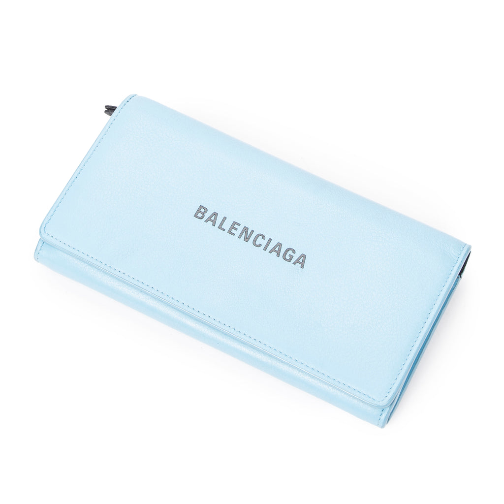 Cartera Piel de Becerro Azul Claro Modelo Billetera Larga Plegable de Uso Diario