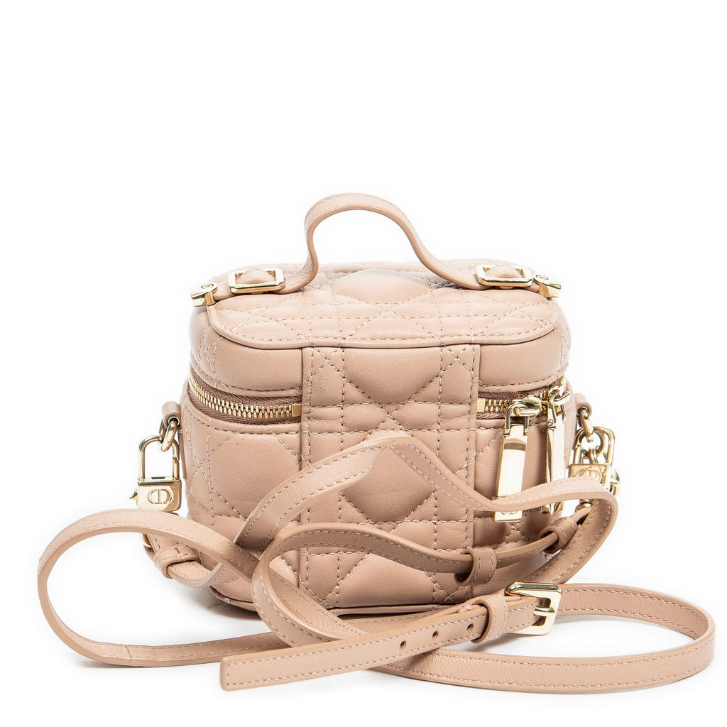 Bolso de hombro Micro Vanity Case de piel de cordero Cannage beige