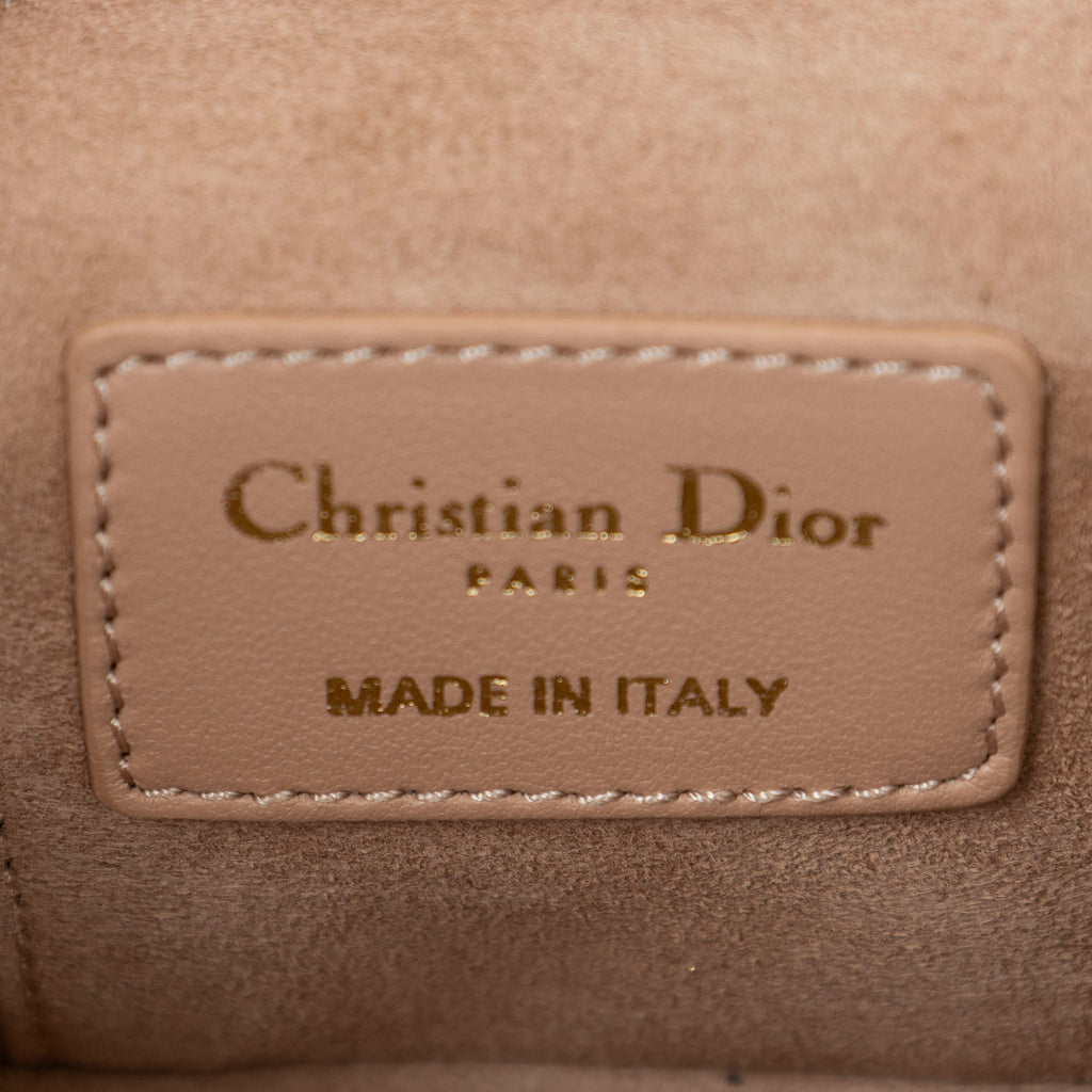 Bolso de hombro Micro Vanity Case de piel de cordero Cannage beige