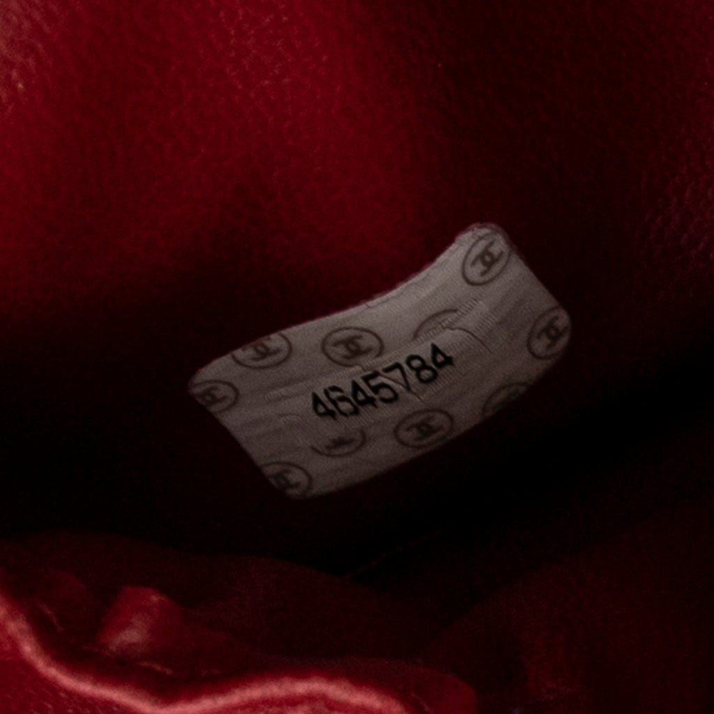 Bolso de mano CC Estuche corto de tocador de cuero de caviar rojo