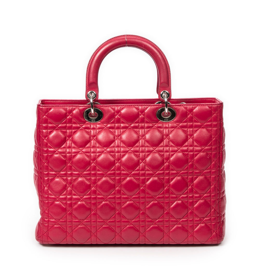 Bolso de hombro grande Lady Dior con cremallera en piel de cordero Cannage fucsia intenso