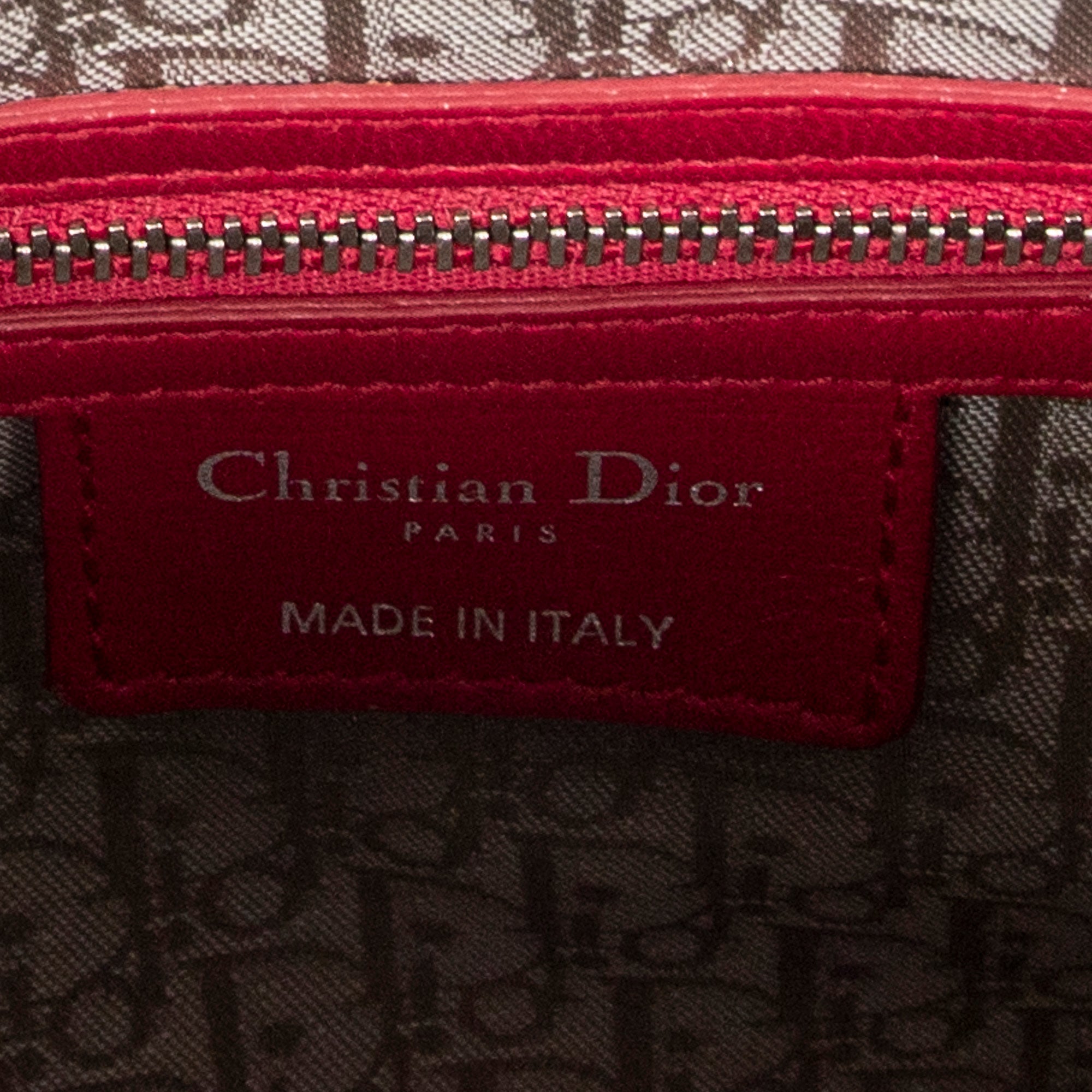 Bolso de hombro grande Lady Dior con cremallera en piel de cordero Cannage fucsia intenso