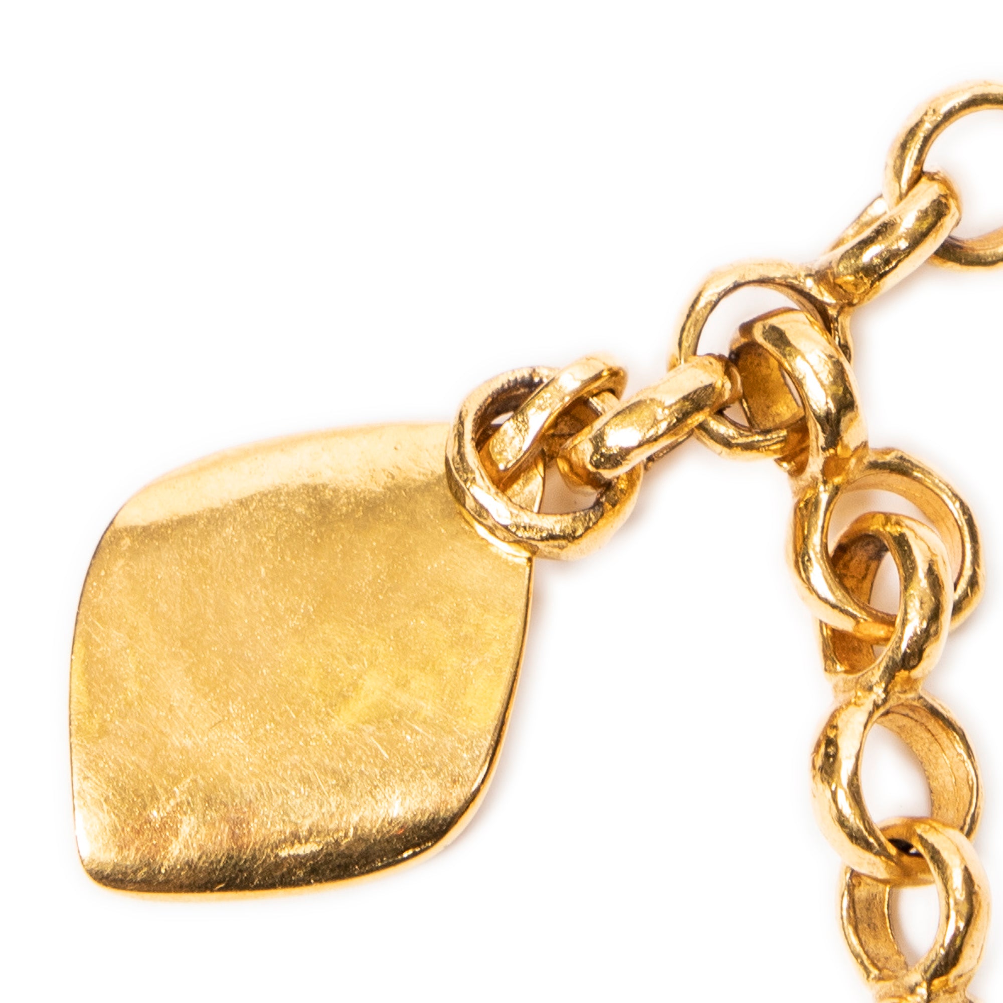 Chanel - Collier chaîne pendentif médaillon CC - Doré