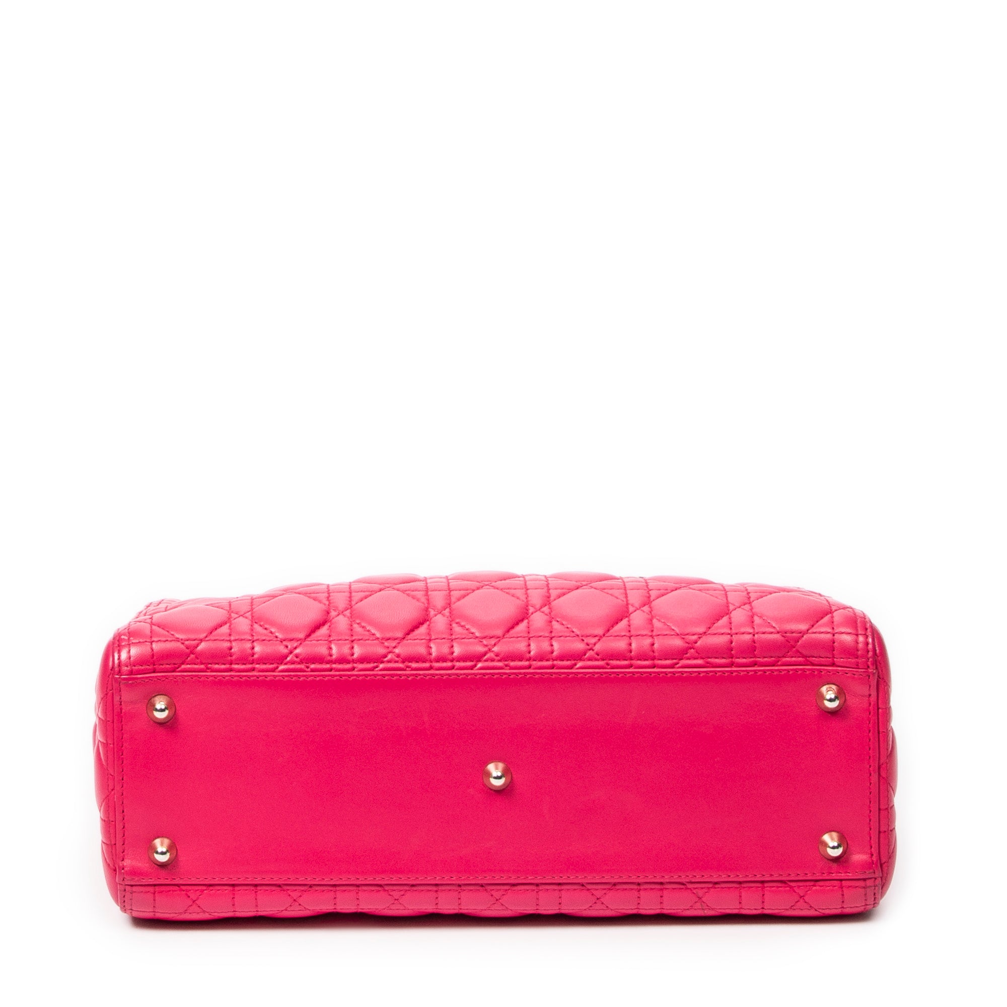 Sac bandoulière grand modèle Lady Dior zippé en cuir d'agneau Cannage fuchsia