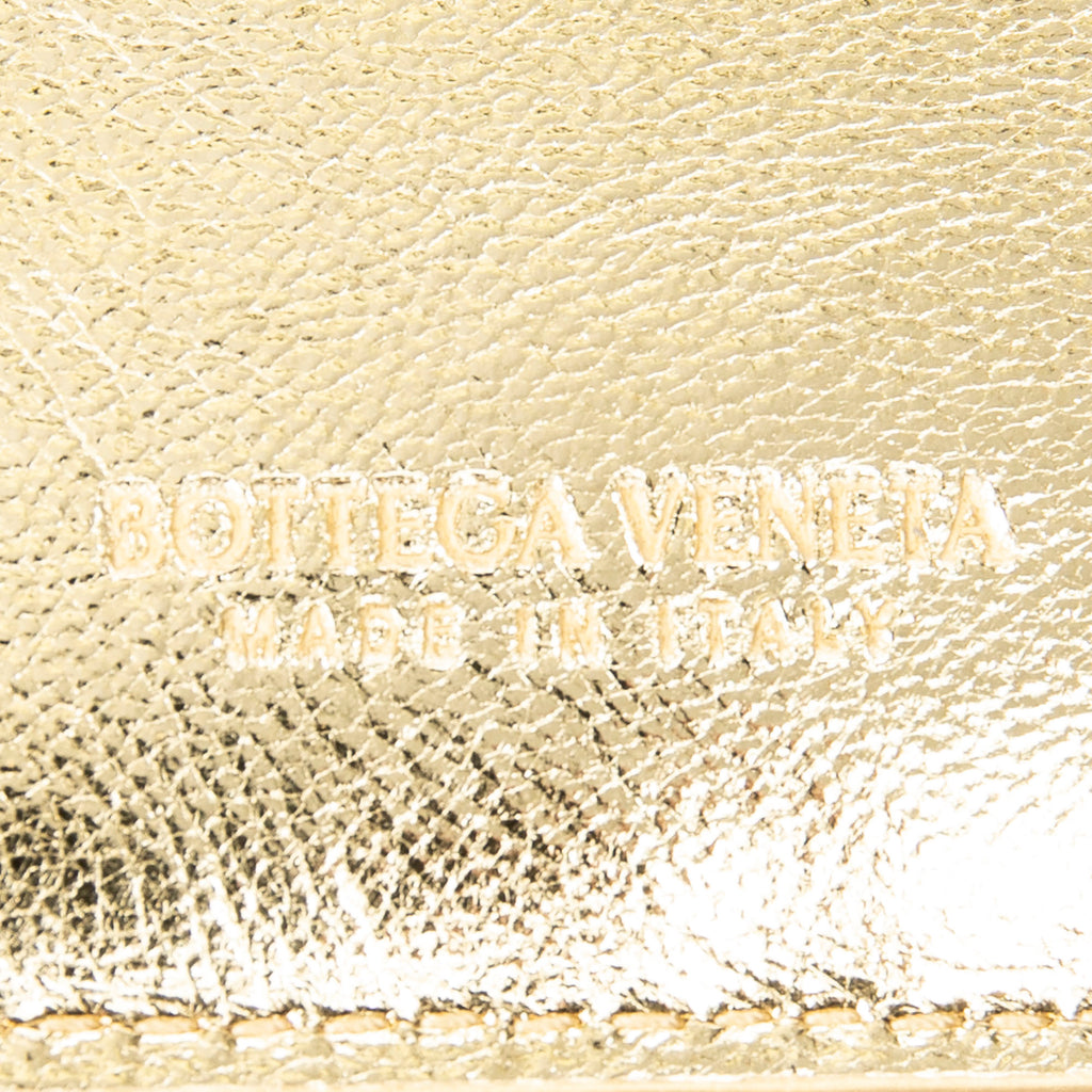 Monedero Cassette pequeño con cremallera plegable de cuero Intrecciato dorado