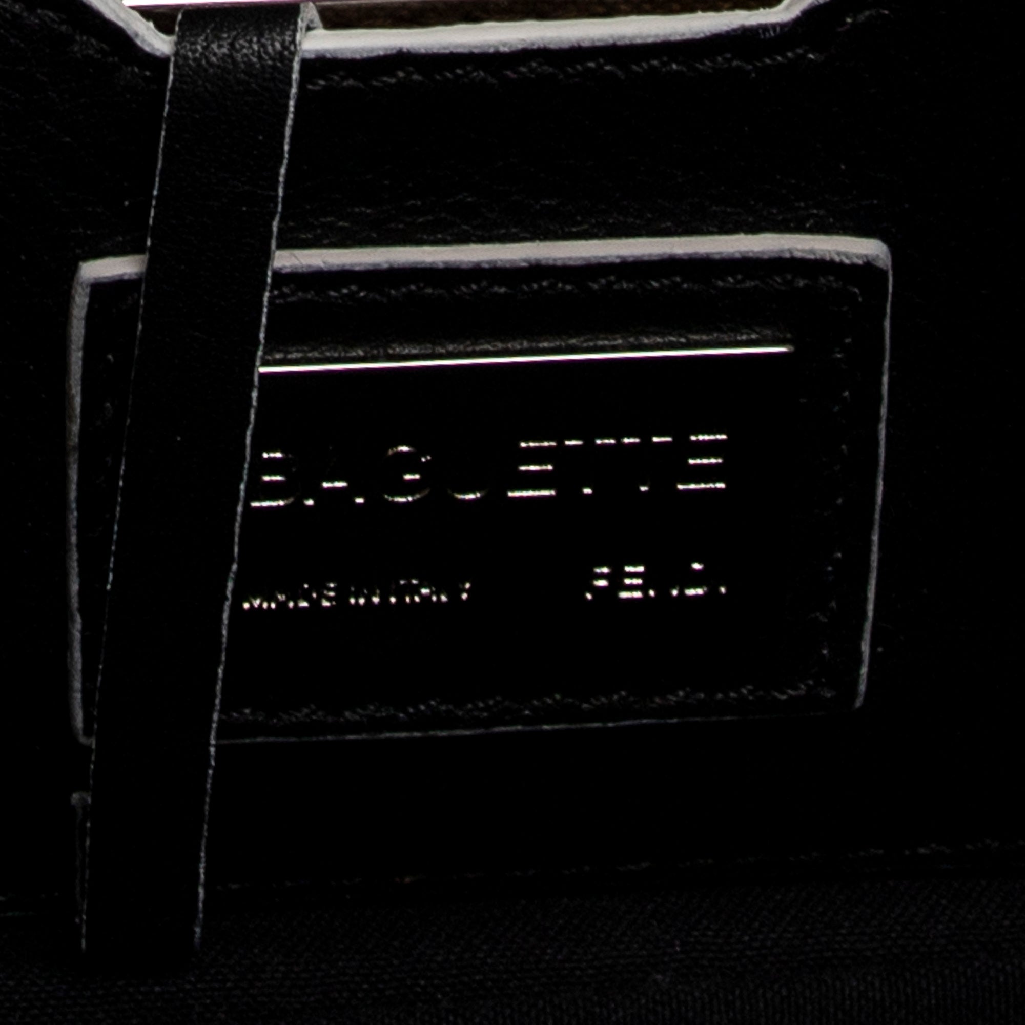 Bolso de hombro Monster Mania Baguette de cuero granulado negro