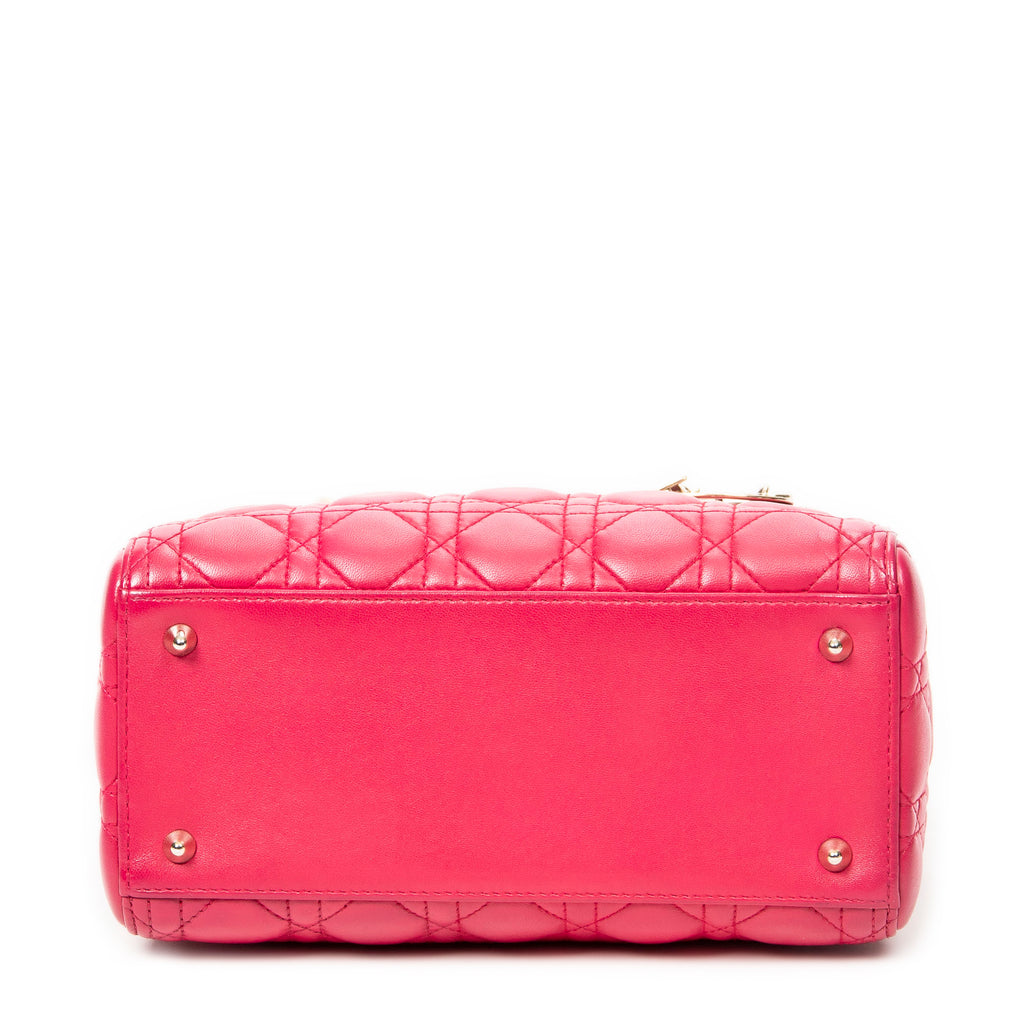 Bolso de hombro mediano Lady Dior con cremallera, piel de cordero fucsia Cannage