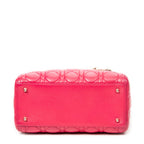 Bolso de hombro mediano Lady Dior con cremallera, piel de cordero fucsia Cannage