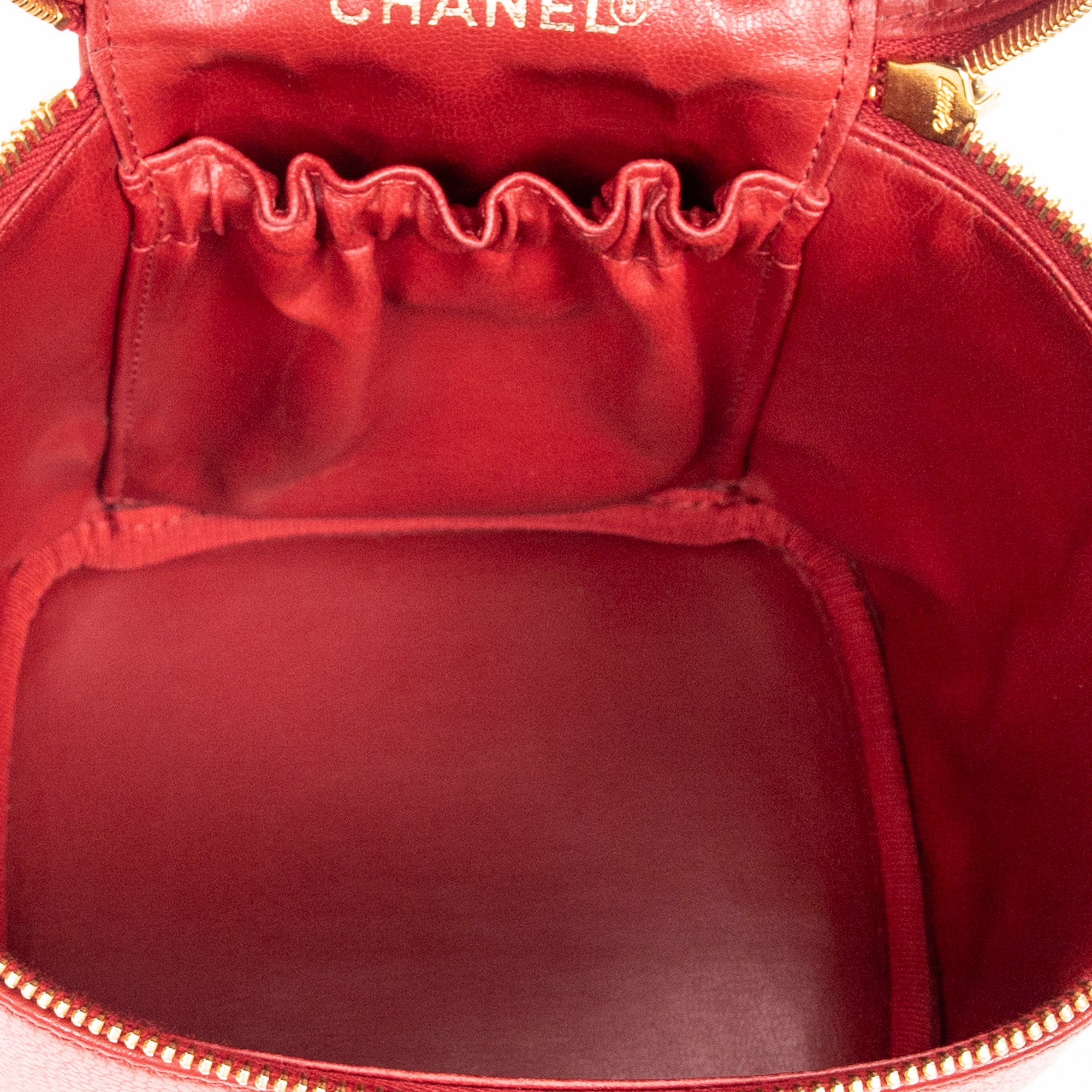 Bolso CC Tall Vanity Case Piel de Caviar Roja