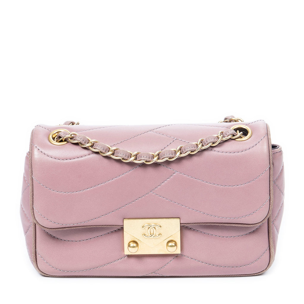 Shoulder Bag Push Lock Wave Chain Flap Dusty Pink Quilted Wave Leather