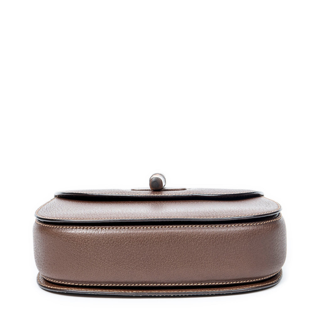 Bolso de Hombro Pequeño Asa Superior de Bambú Solapa Piel Granulada Marrón