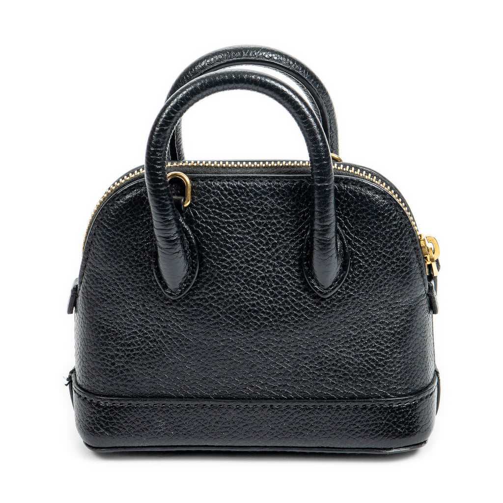 Bolso de hombro Mini Ville Top Handle Crossbody de piel de becerro granulada negra