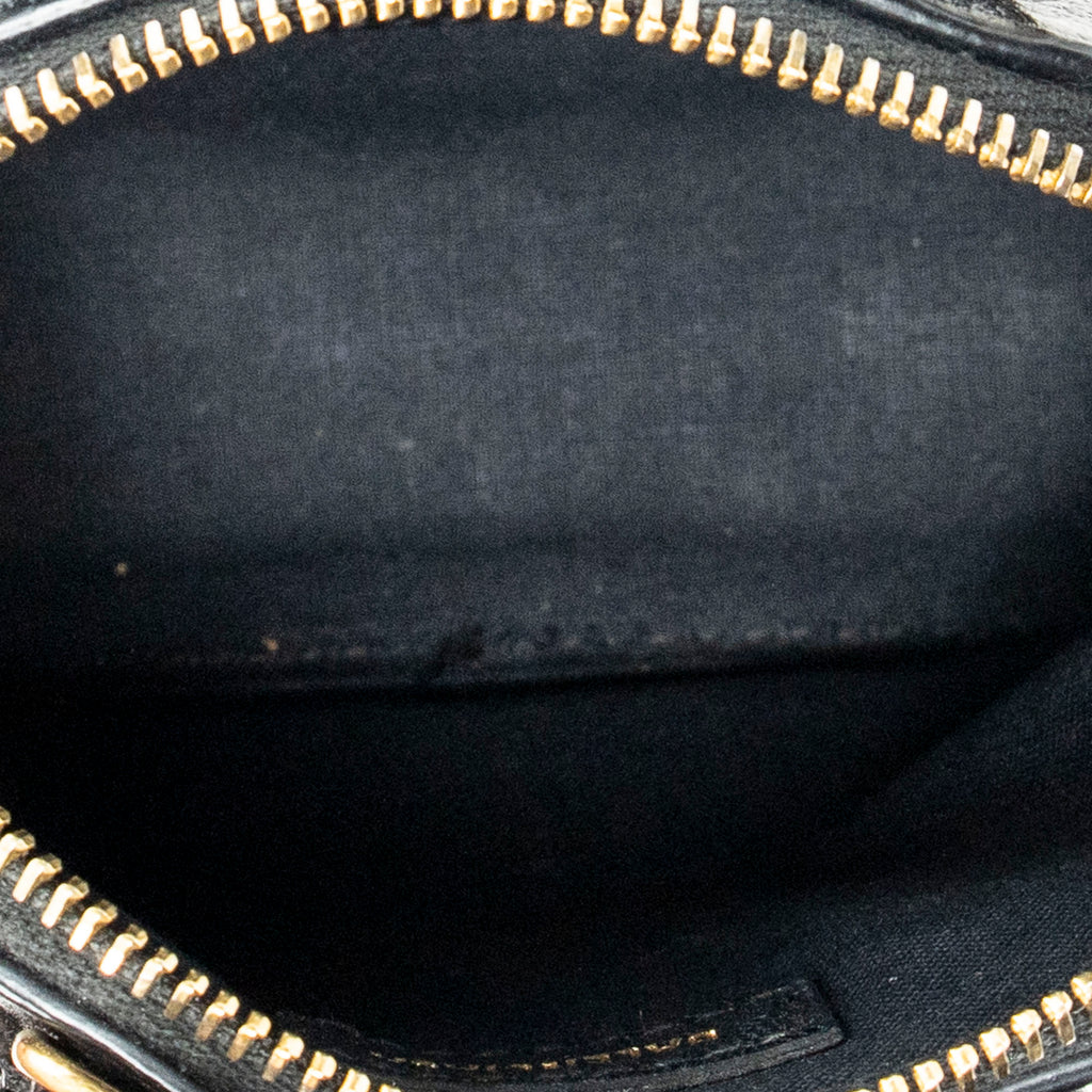Bolso de hombro Mini Ville Top Handle Crossbody de piel de becerro granulada negra