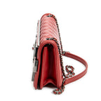 Bolso de hombro Tachonado Horizontal Boy Ladrillo Solapa Roja Cuero de Cordero Acolchado Tachonado