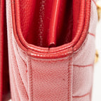 Bolso de Hombro Clásico Cassandre con Cadena de Piel Grano de Polvo Acolchada Roja